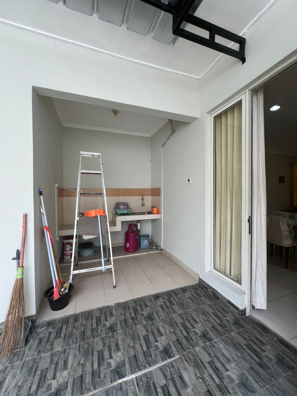 Rumah Disewakan Fully Furnished di Florencia Lippo Cikarang